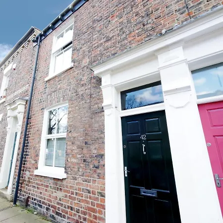 Courtyard - Free Parking *