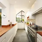 Courtyard - Free Parking Feriehus