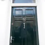 Courtyard - Free Parking Feriehus York