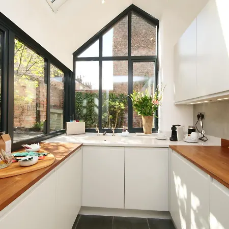 Courtyard - Free Parking *