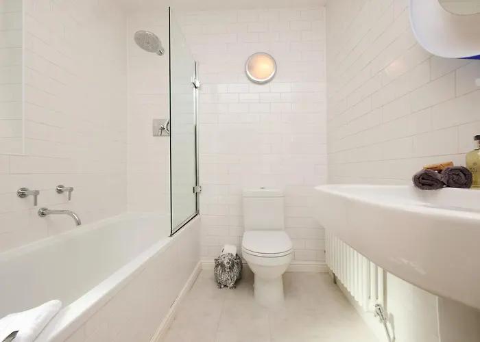 Courtyard - Free Parking *