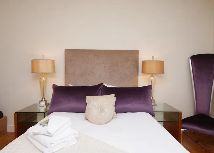 Courtyard - Free Parking *