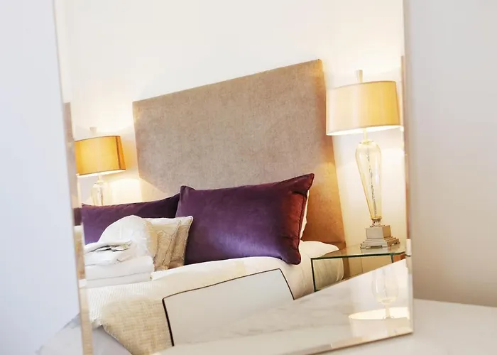 Courtyard - Free Parking *