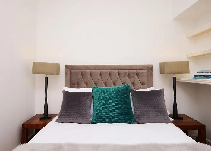 Courtyard - Free Parking *