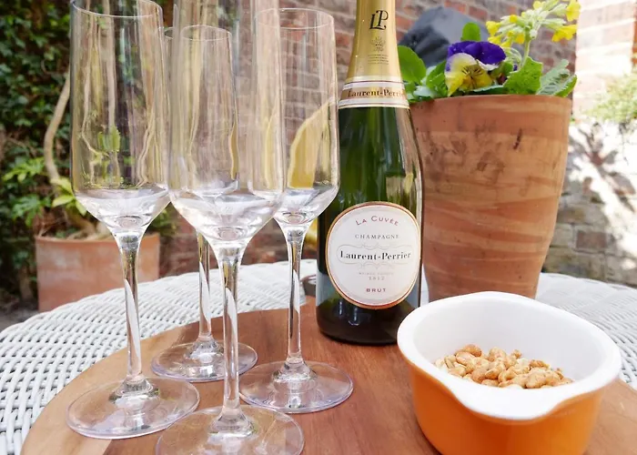 Courtyard - Free Parking 別荘 *