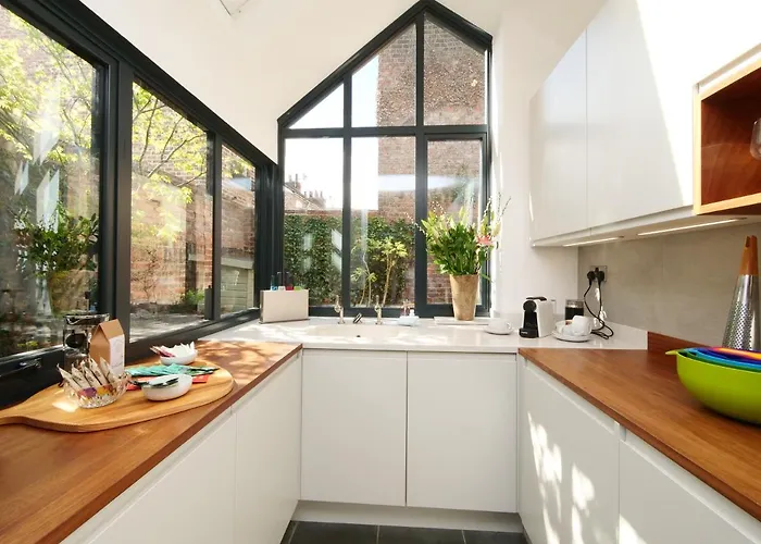 Courtyard - Free Parking *