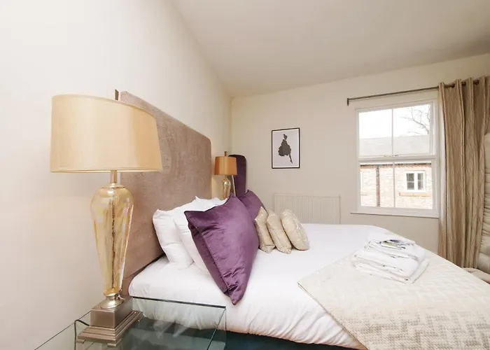 Courtyard - Free Parking *